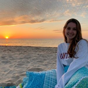 Meet your Posher, Ella